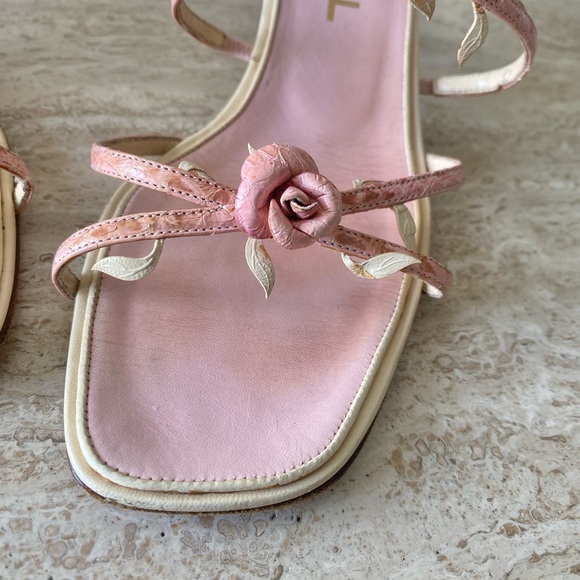 Vintage Chanel Rosebud Sandal Kitten Heels - Picture 10 of 13